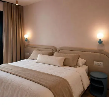 Penthouse With Terrace, Jacuzzi, And Sea View Sarandë