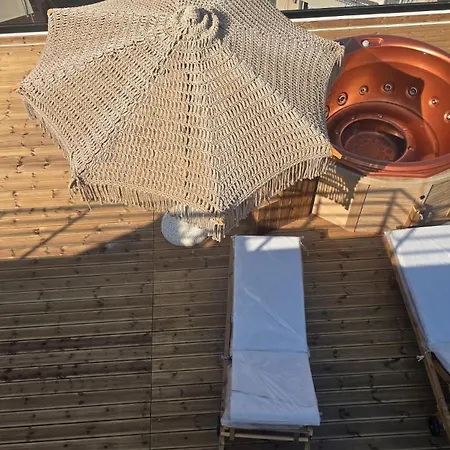 Penthouse With Terrace, Jacuzzi, And Sea View * Sarandë